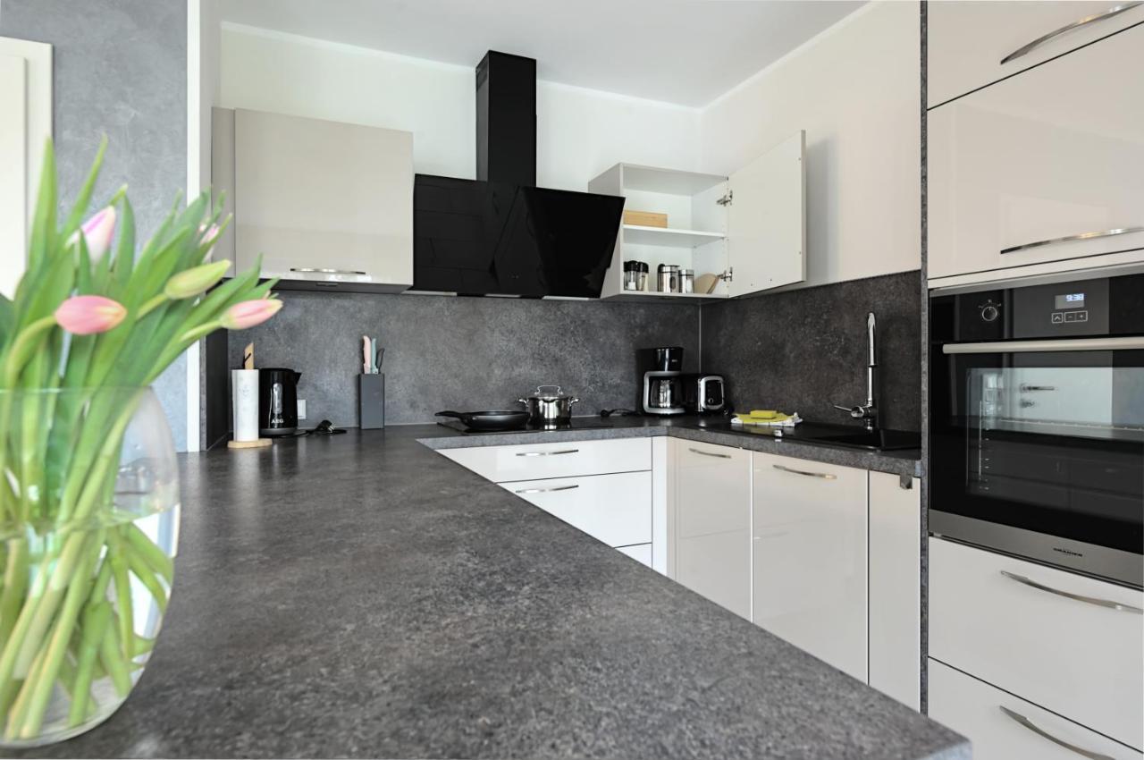 Modern Wohnen I Smart Tv I Terrasse I 2X Parkplatz I 2 Schlafzimmer I 6 Schlafplaetze Bad Oeynhausen Exterior foto