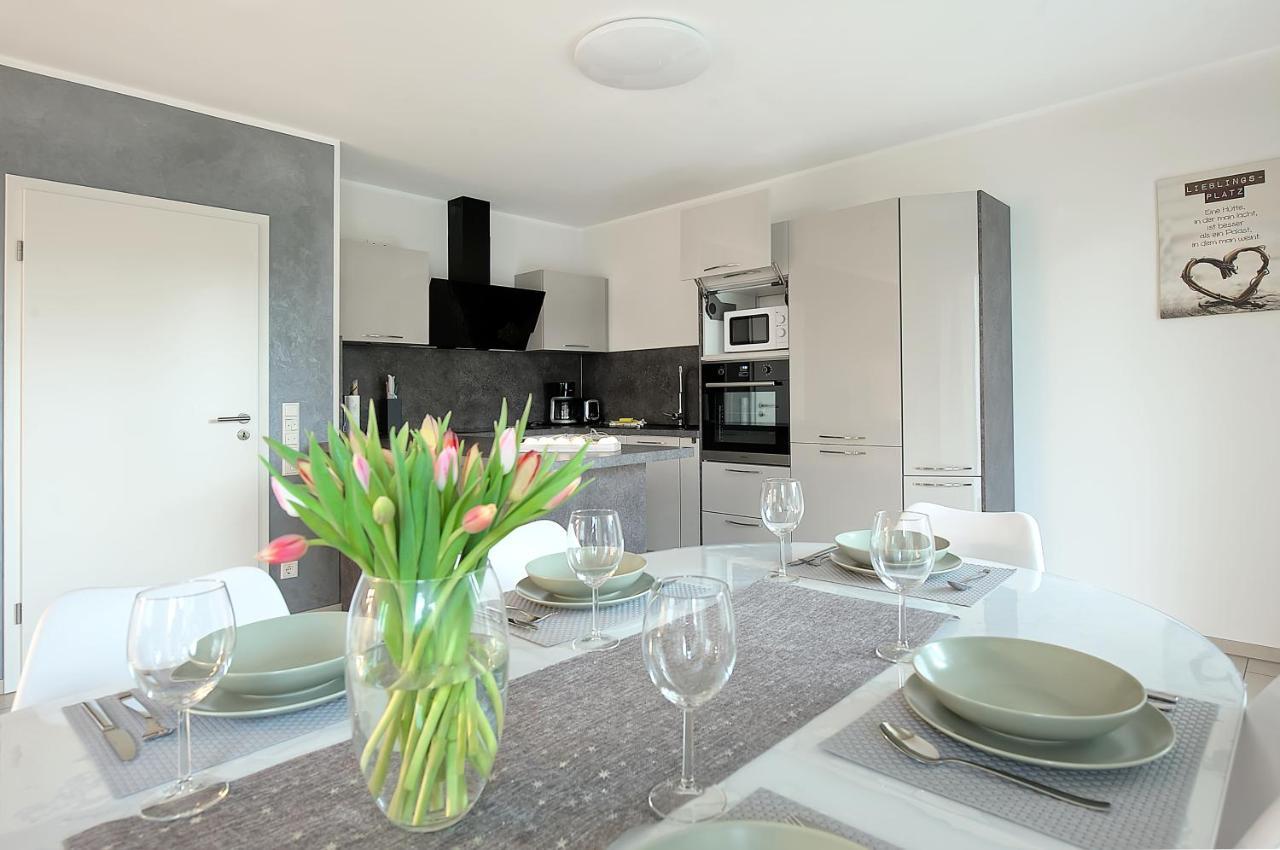 Modern Wohnen I Smart Tv I Terrasse I 2X Parkplatz I 2 Schlafzimmer I 6 Schlafplaetze Bad Oeynhausen Exterior foto